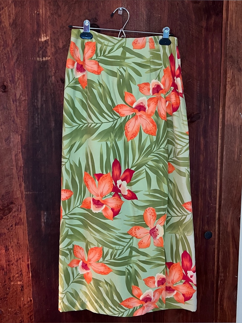 Worthington Light Green Silk Garment with White Label